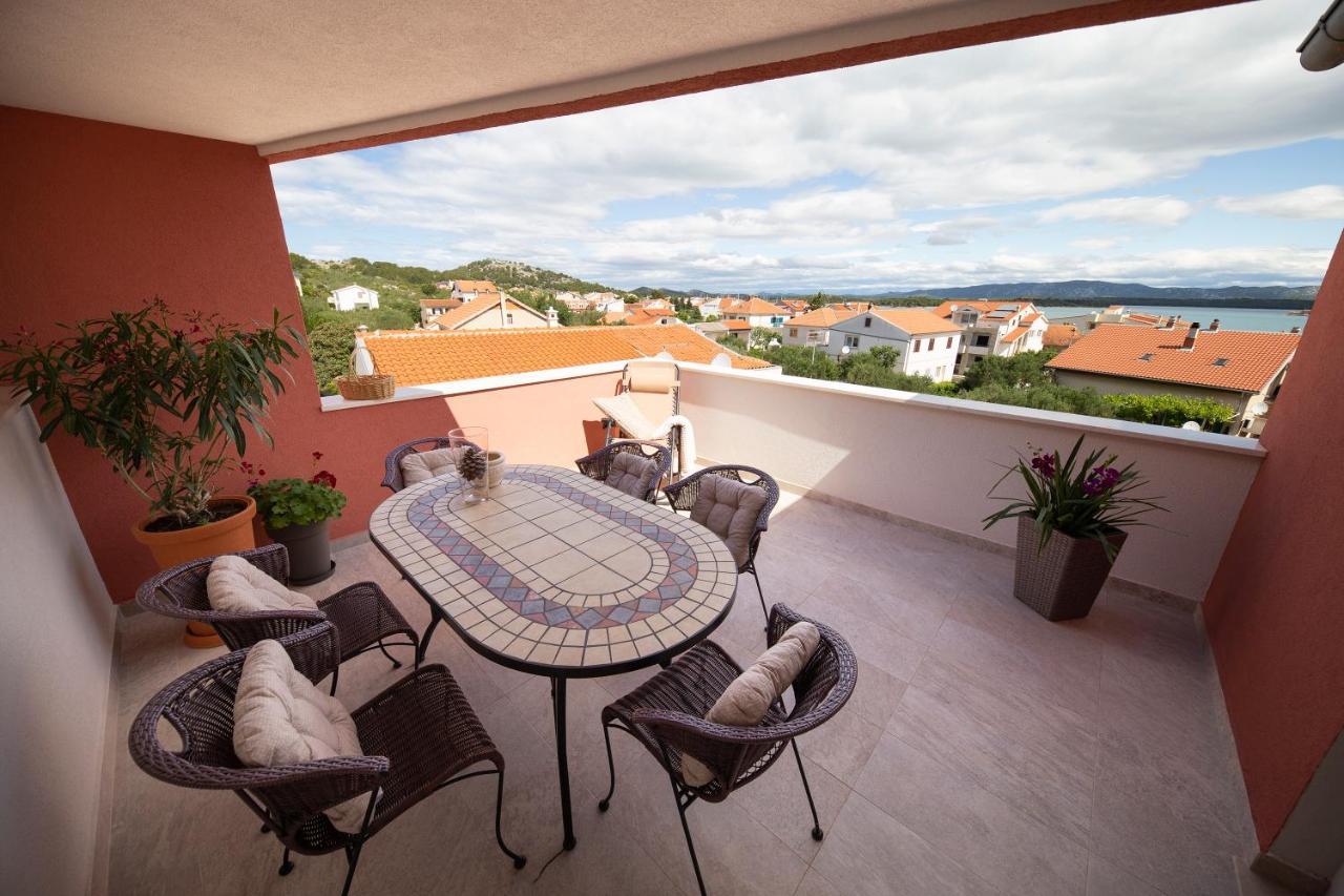 Apartments Leonarda Murter Bagian luar foto
